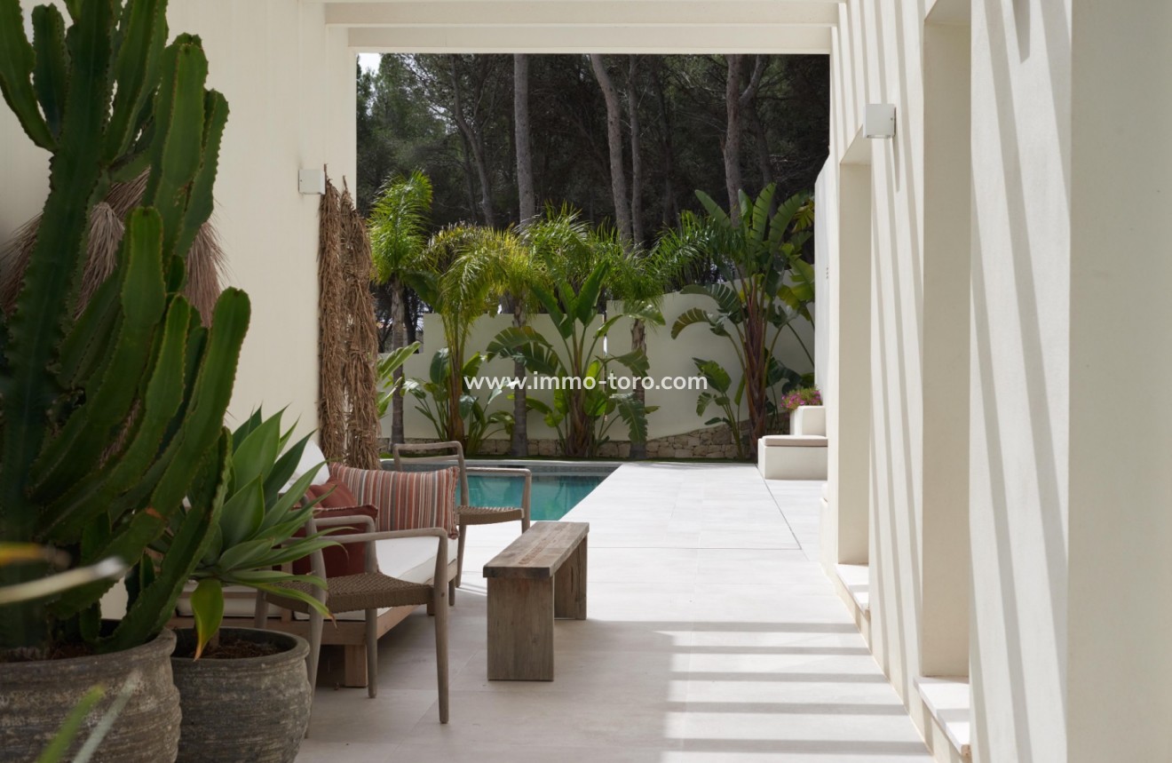 Resale - Villa - Moraira