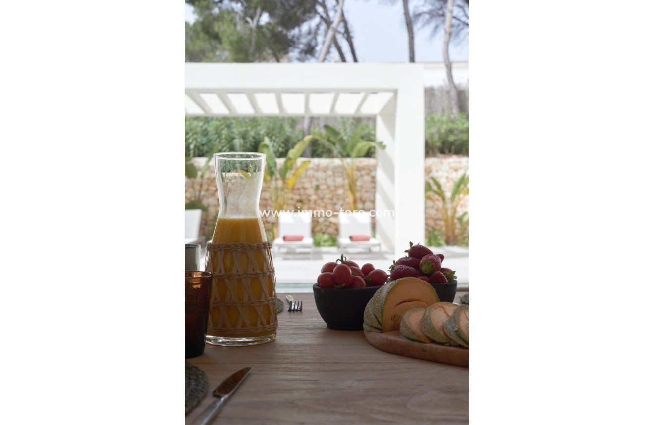 Resale - Villa - Moraira