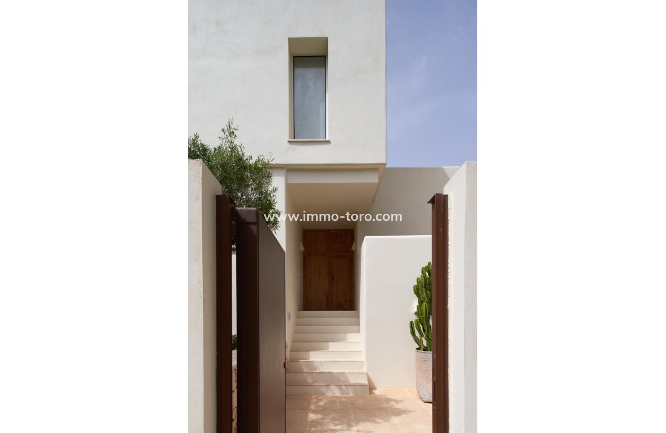 Resale - Villa - Moraira