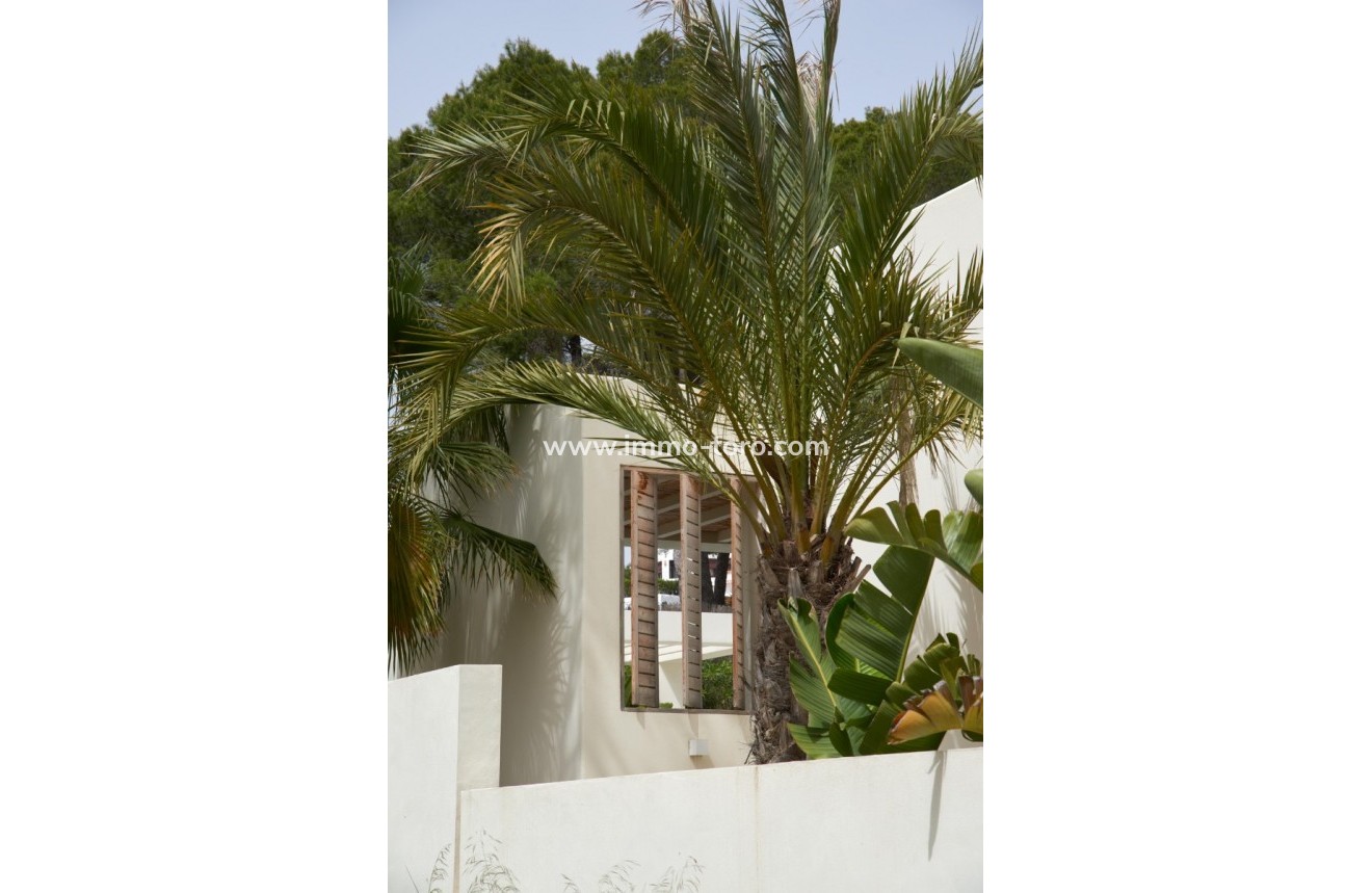 Resale - Villa - Moraira