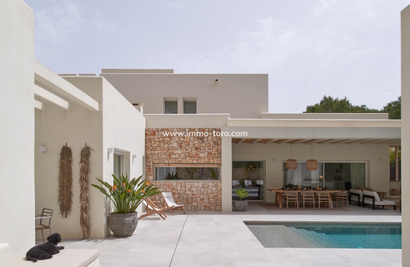 Resale - Villa - Moraira