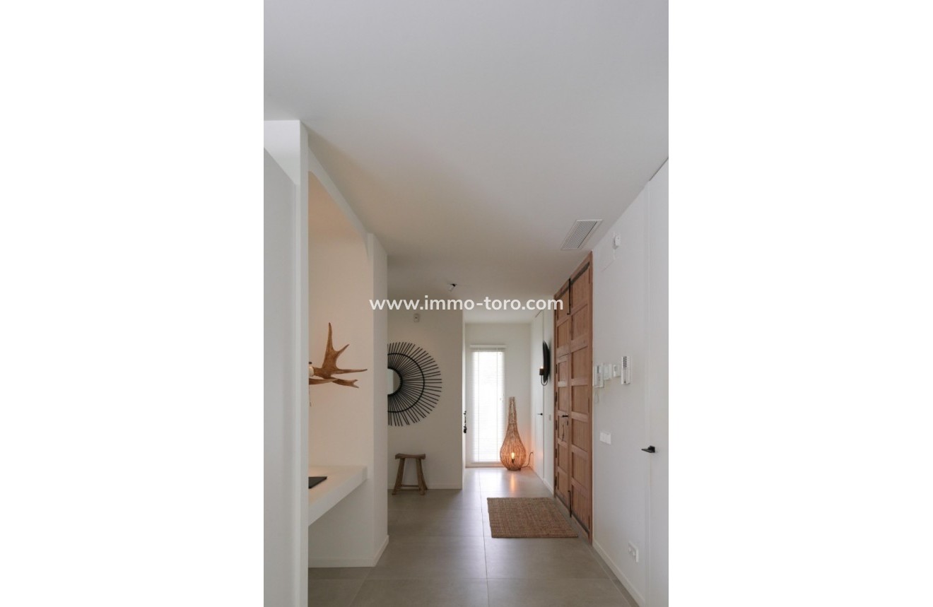 Resale - Villa - Moraira