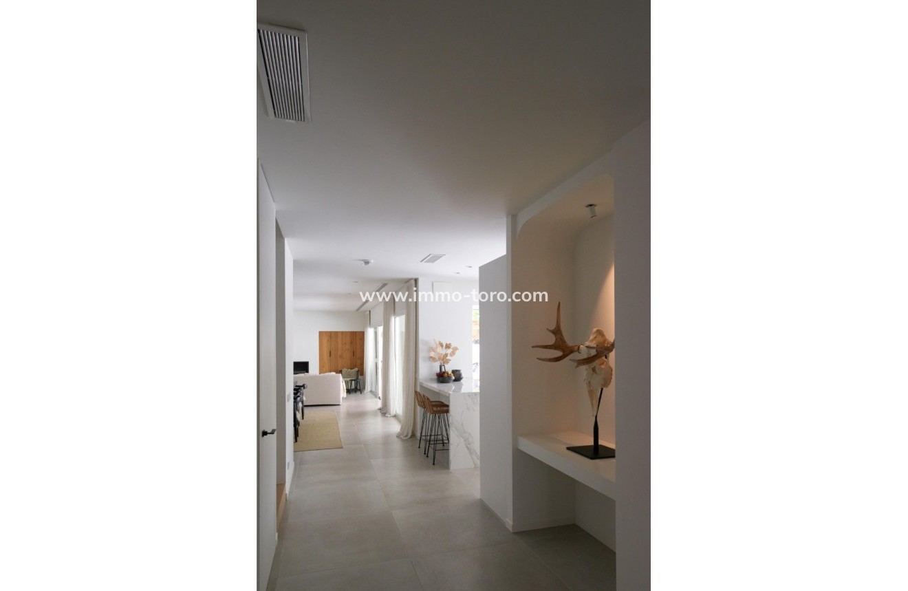 Resale - Villa - Moraira