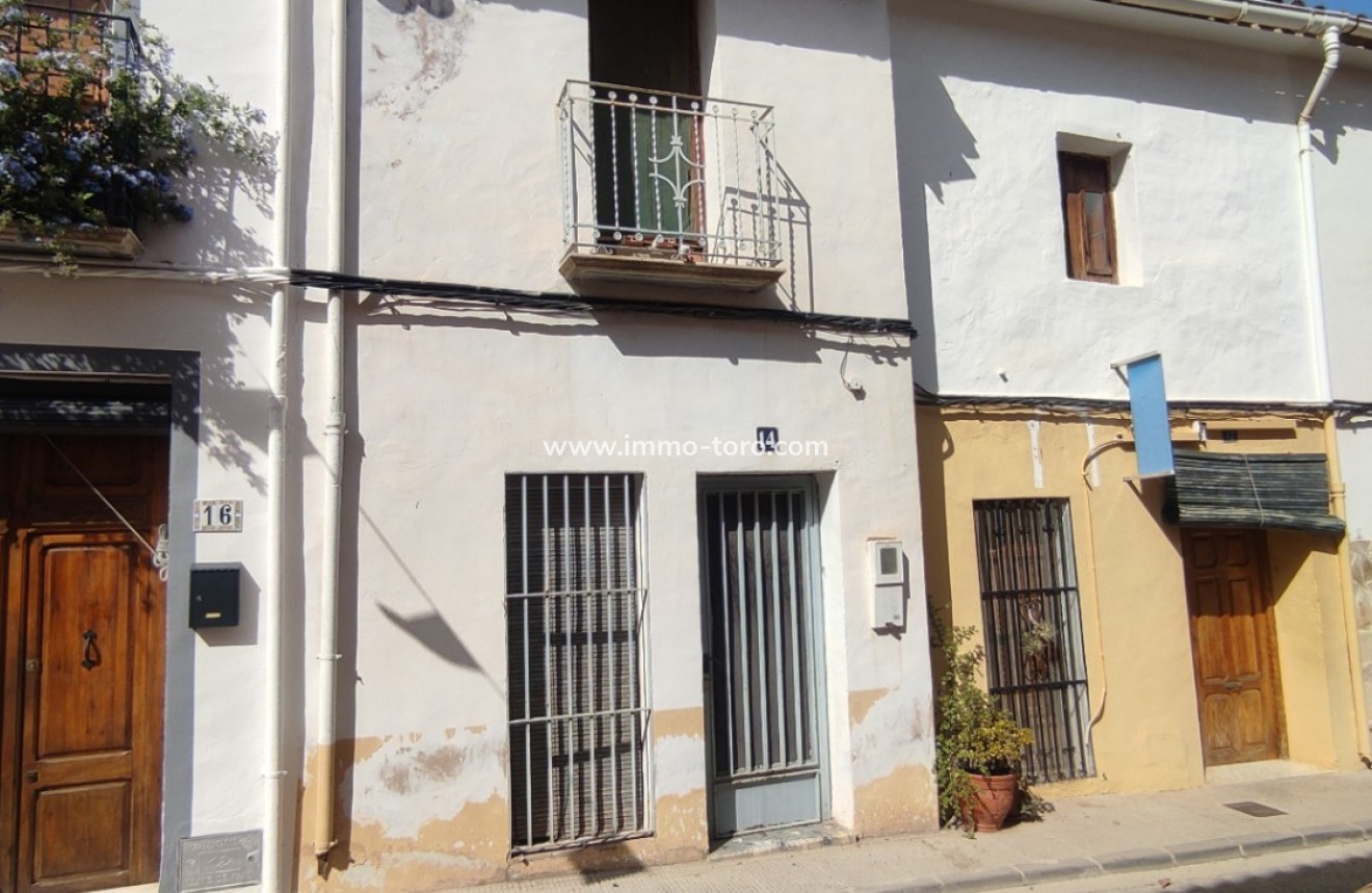 Resale - Village House - Sagra