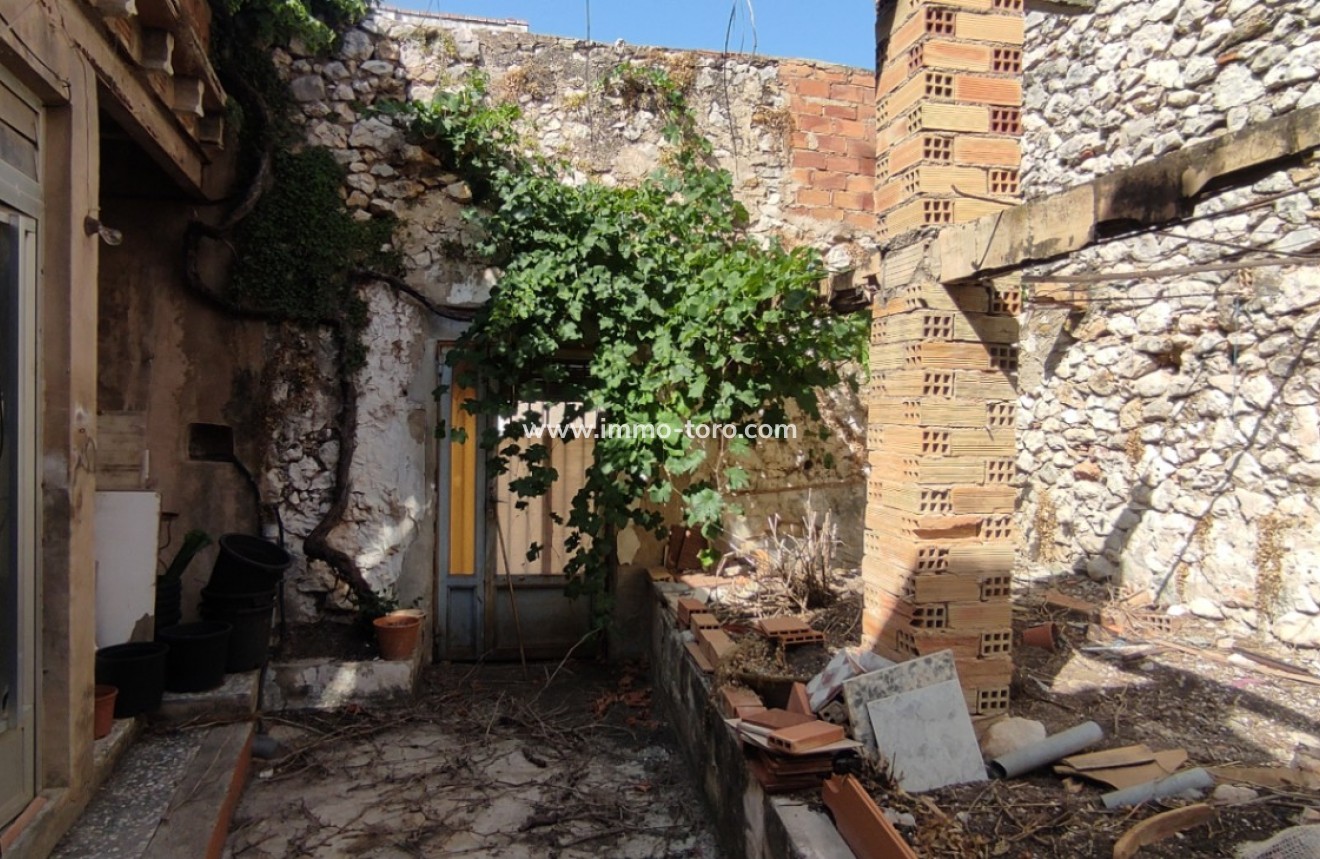 Resale - Village House - Sagra
