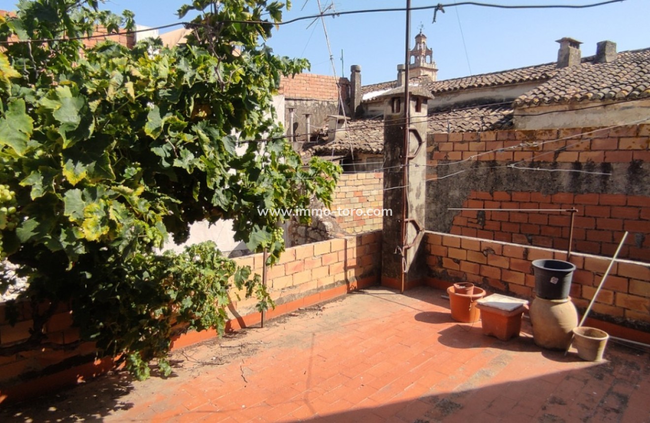 Resale - Village House - Sagra