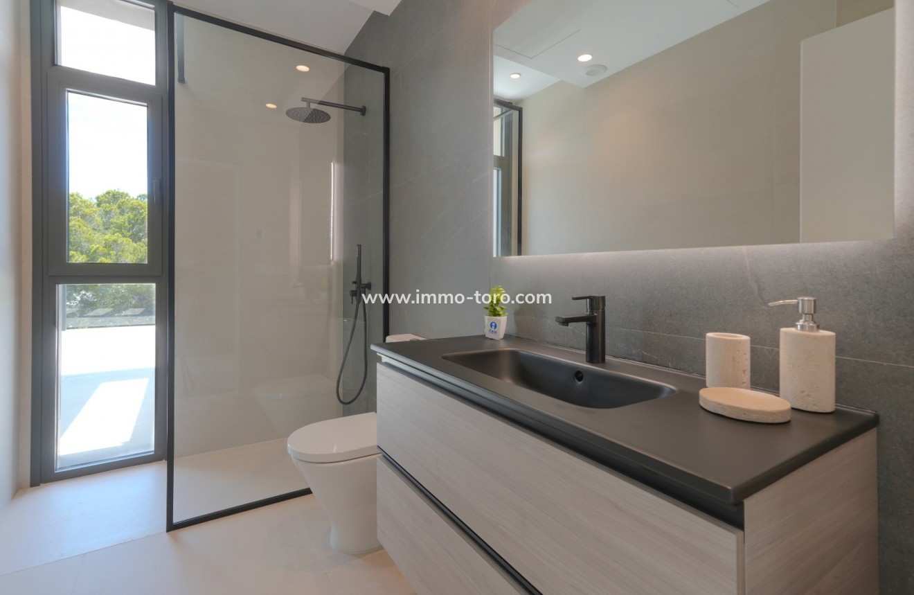 Resale - Villa - Moraira