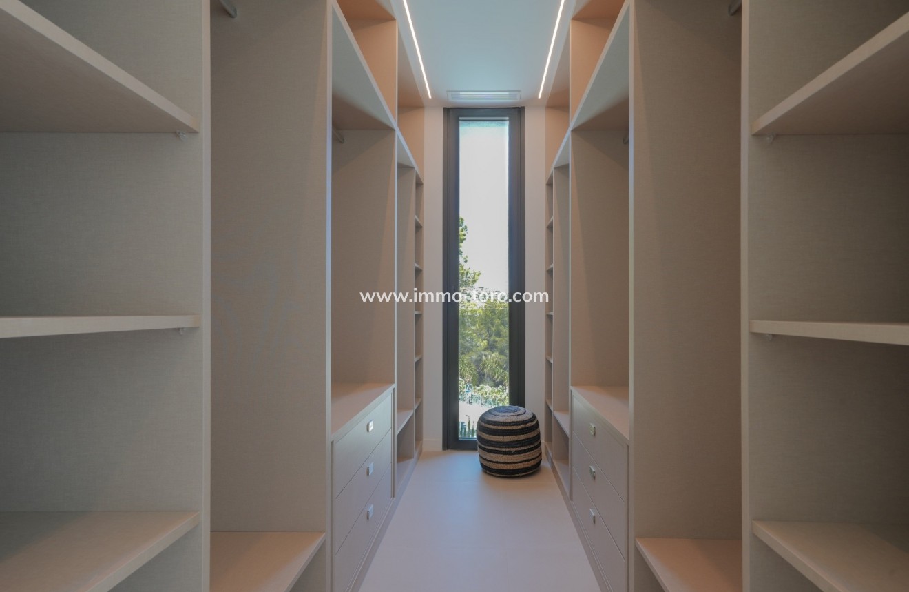 Resale - Villa - Moraira