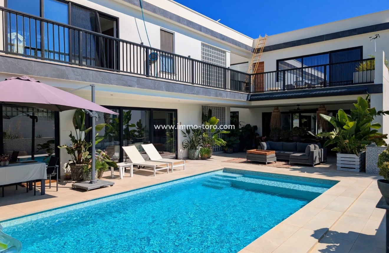 Resale - Villa - Calpe - La Calalga