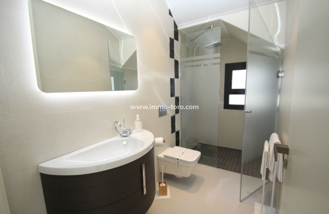 Nueva construcción  - Villa / Chalet - San Miguel de Salinas