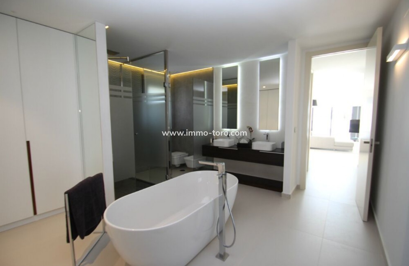 Nueva construcción  - Villa / Chalet - San Miguel de Salinas