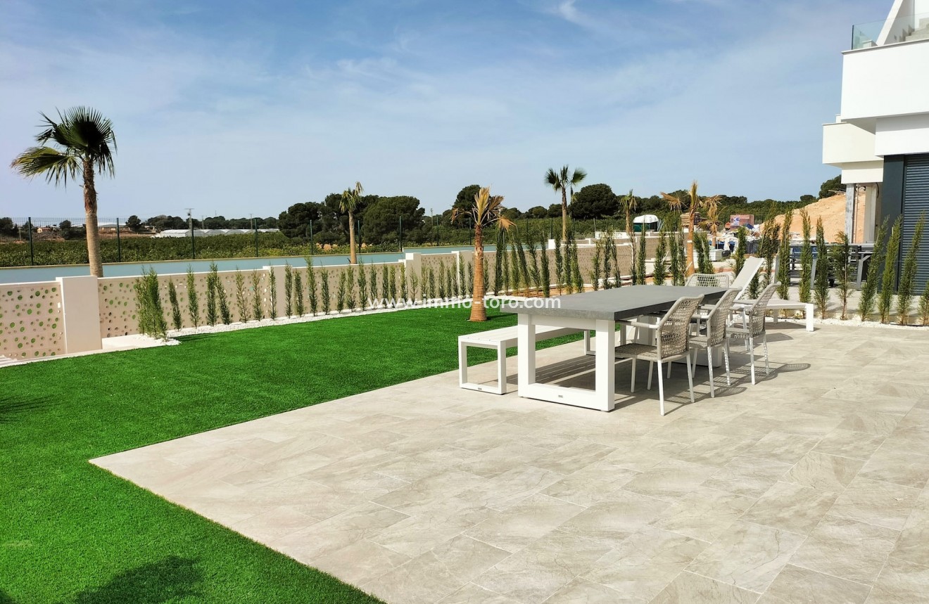 Nueva construcción  - Villa / Chalet - Pilar de la Horadada