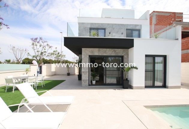 Nueva construcción  - Villa / Chalet - Pilar de la Horadada