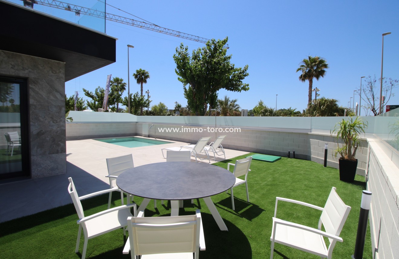 Nueva construcción  - Villa / Chalet - Pilar de la Horadada