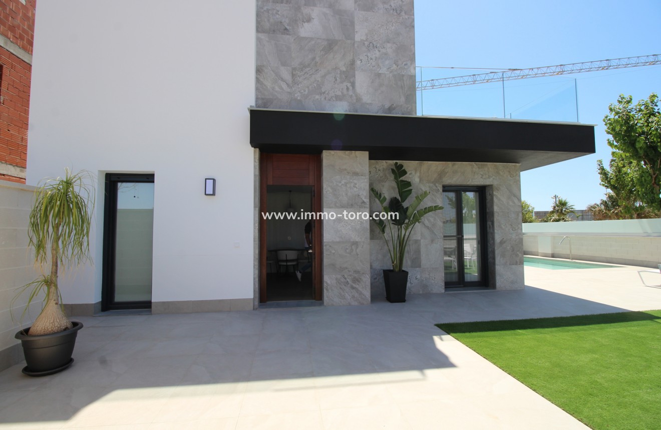 Nueva construcción  - Villa / Chalet - Pilar de la Horadada