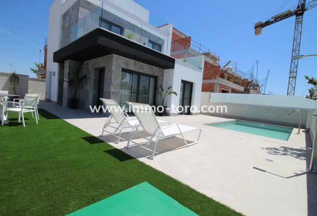 Nueva construcción  - Villa / Chalet - Pilar de la Horadada