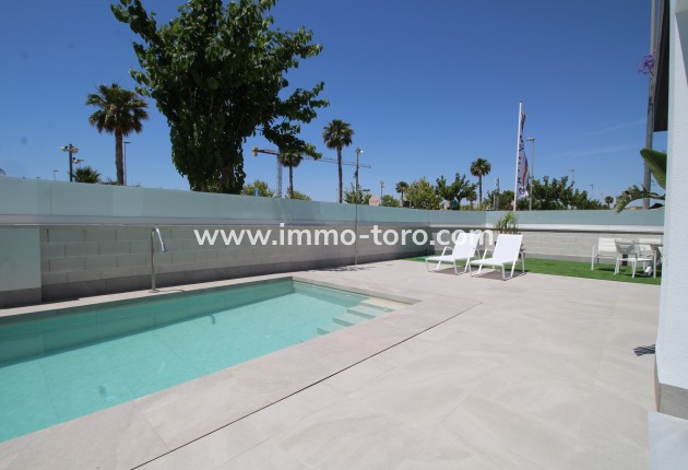 Nueva construcción  - Villa / Chalet - Pilar de la Horadada