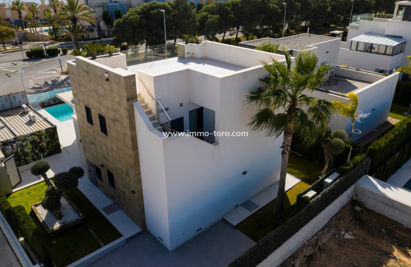 Nueva construcción  - Villa / Chalet - Orihuela - Orihuela Costa
