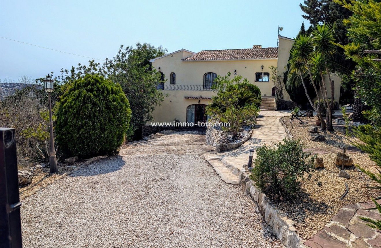 Resale - Villa - Moraira - Benimeit