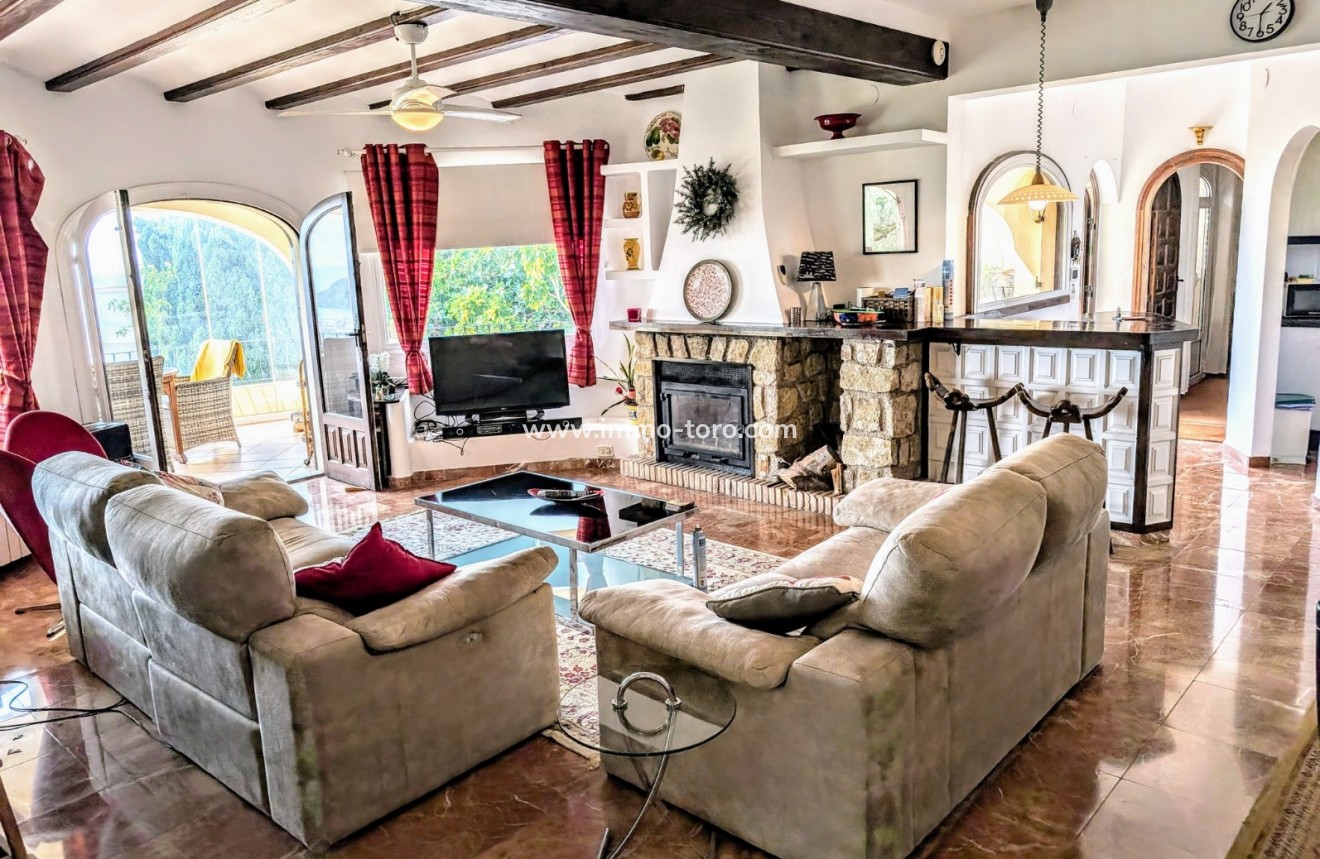 Resale - Villa - Moraira - Benimeit