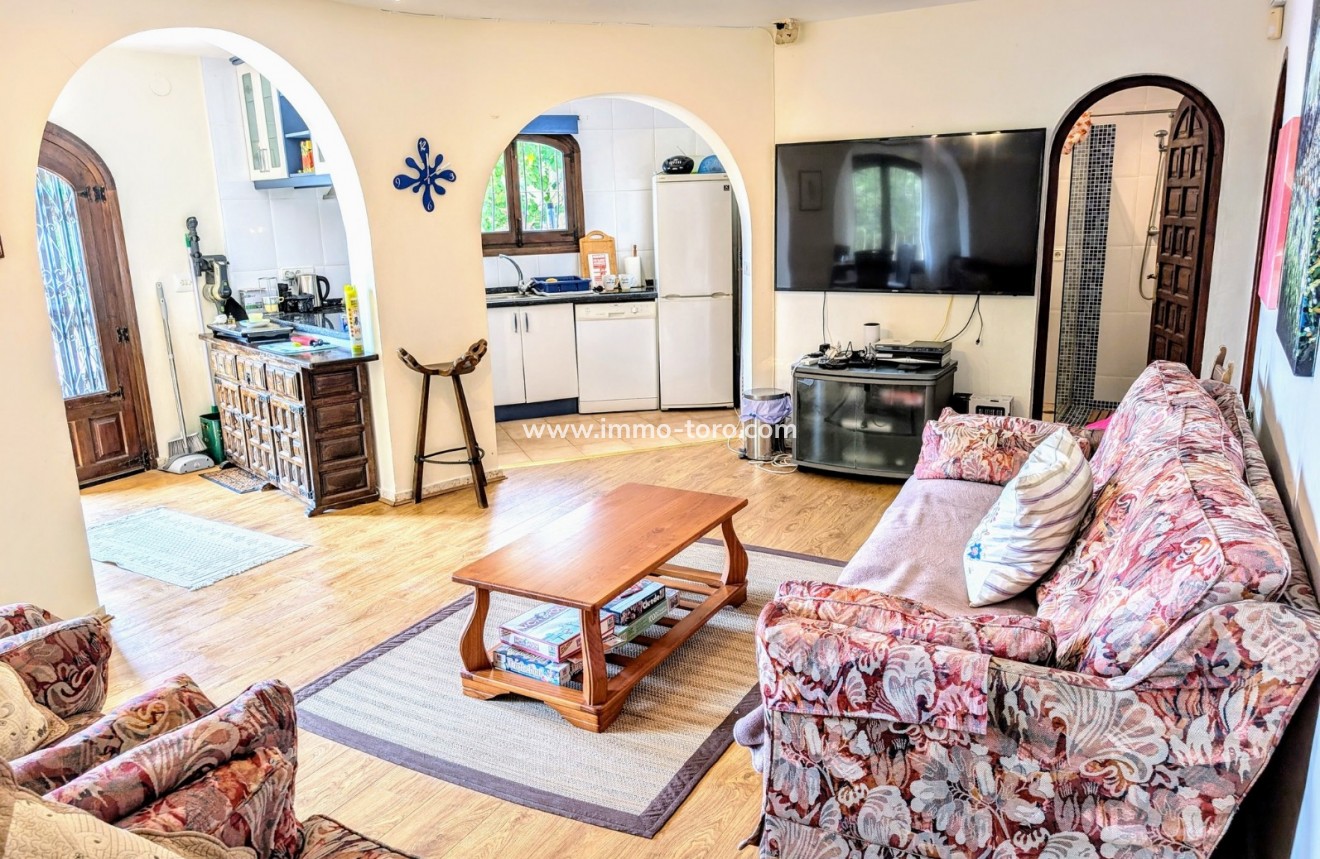 Resale - Villa - Moraira - Benimeit