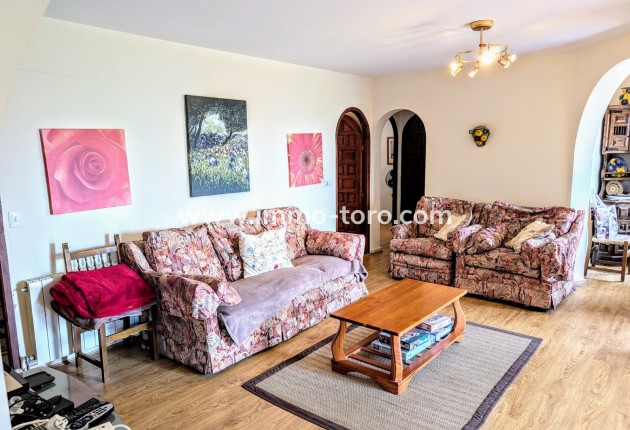 Resale - Villa - Moraira - Benimeit