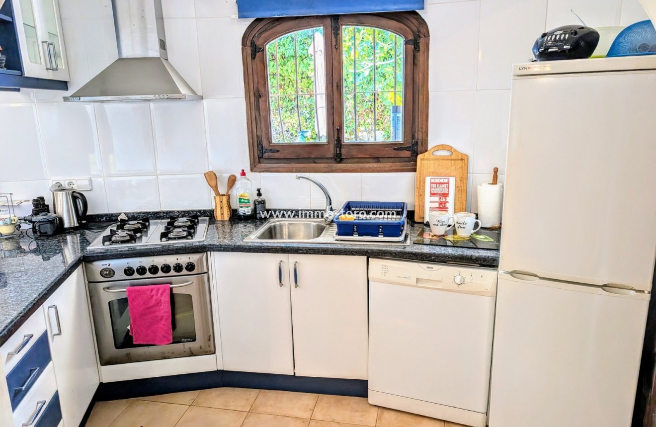 Resale - Villa - Moraira - Benimeit