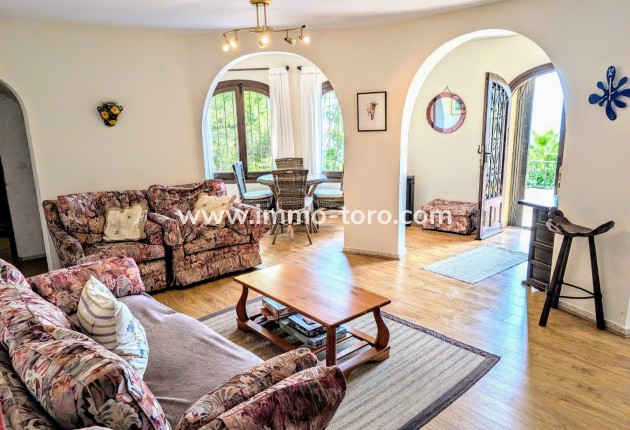 Resale - Villa - Moraira - Benimeit