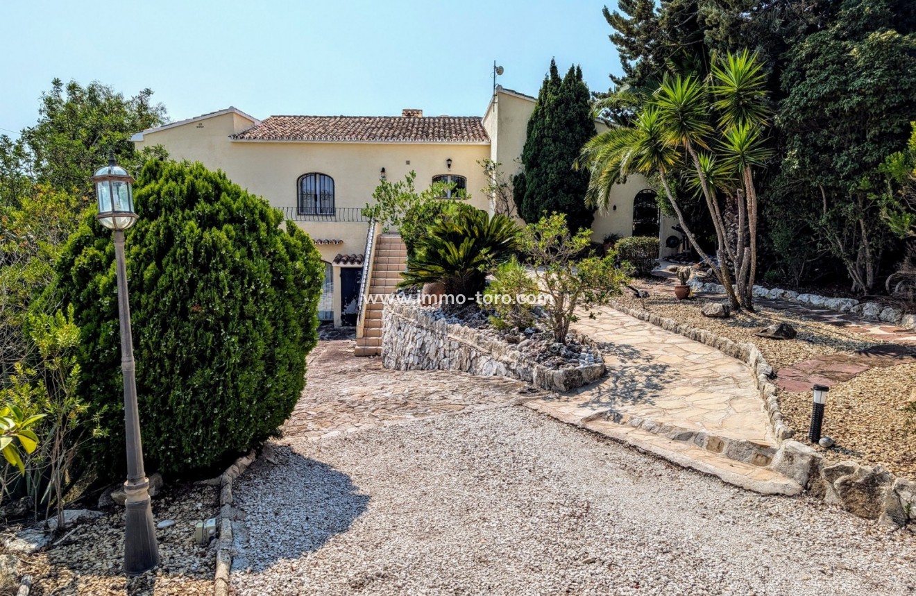 Resale - Villa - Moraira - Benimeit
