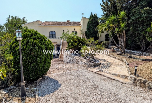 Resale - Villa - Moraira - Benimeit