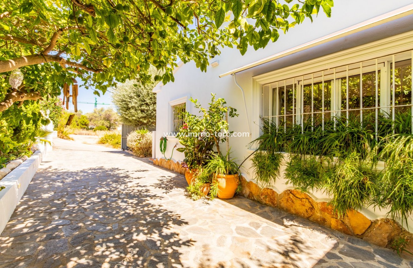 Resale - Villa - Benissa - Baladrar