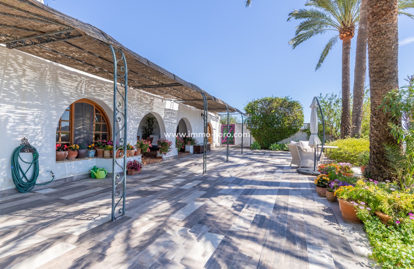 Resale - Villa - Teulada - Campo