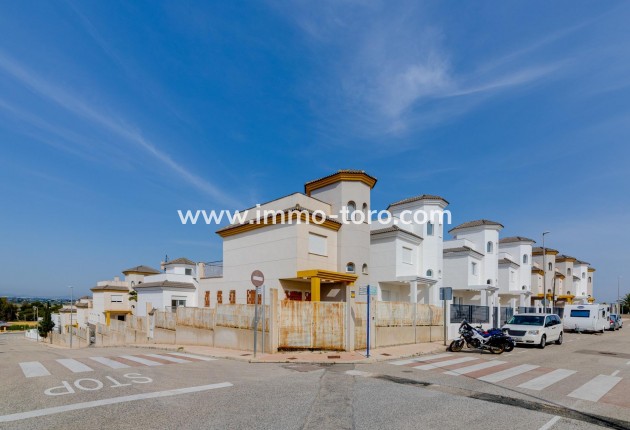 Nueva construcción  - Villa / Chalet - San Fulgencio - El Oasis