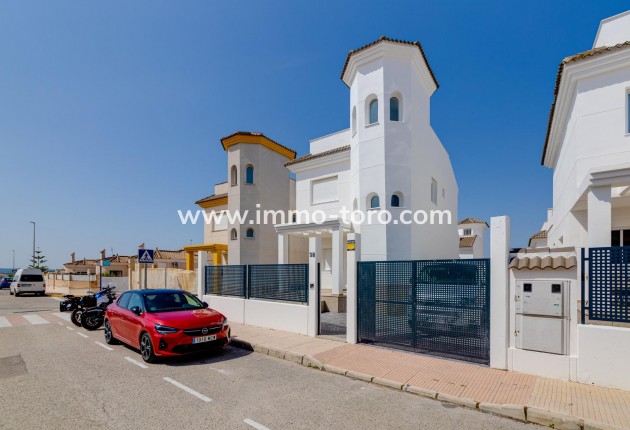 Nueva construcción  - Villa / Chalet - San Fulgencio - El Oasis