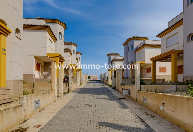 Nueva construcción  - Villa / Chalet - San Fulgencio - El Oasis