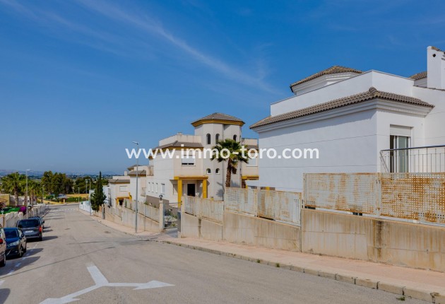 Nueva construcción  - Villa / Chalet - San Fulgencio - El Oasis