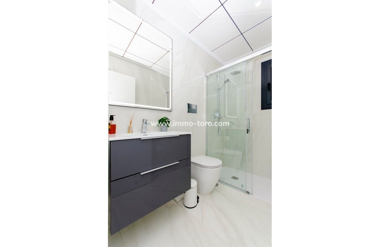 Nueva construcción  - Villa / Chalet - Orihuela