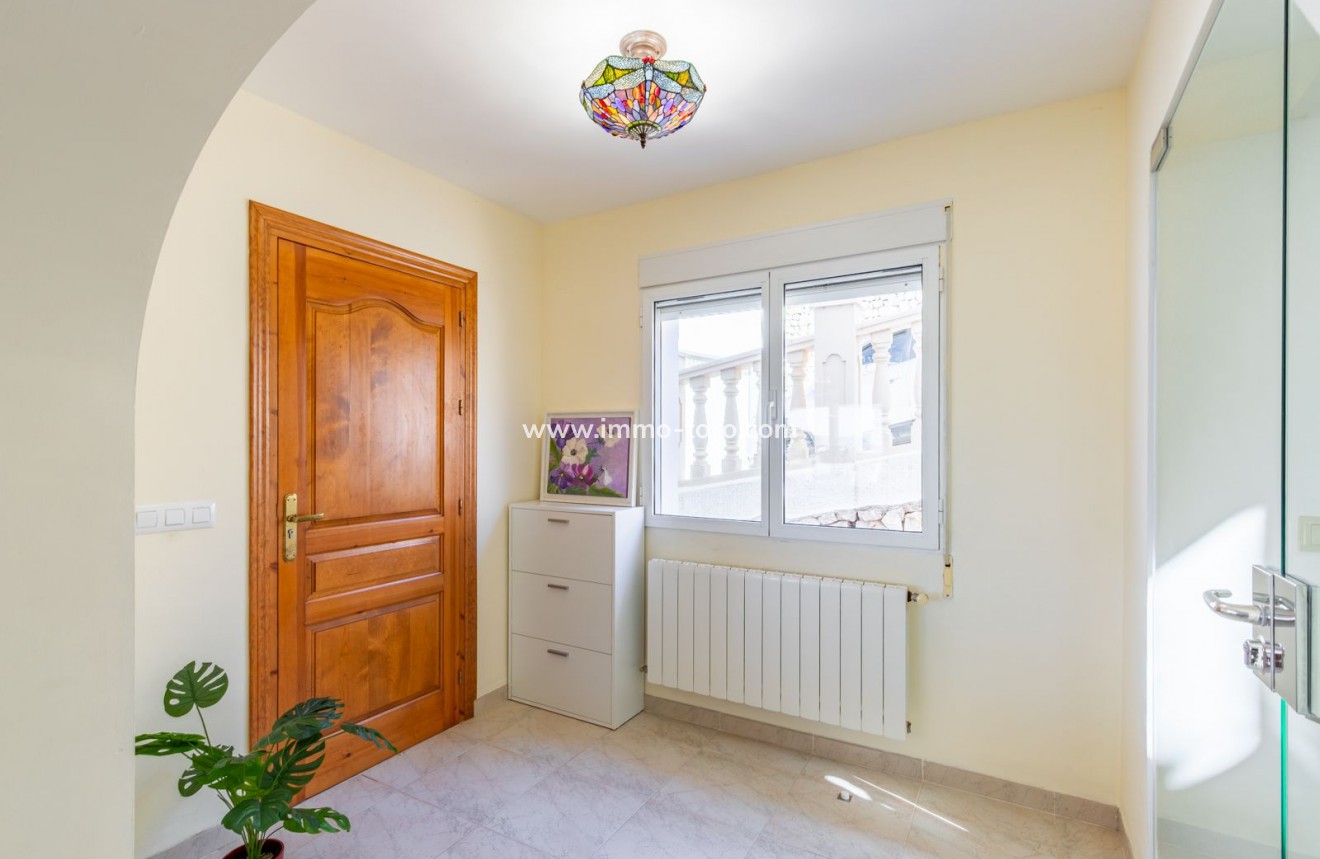 Resale - Villa - Moraira - Benimeit