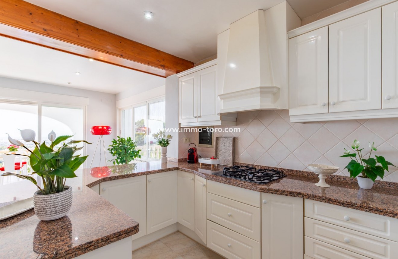 Resale - Villa - Moraira - Benimeit