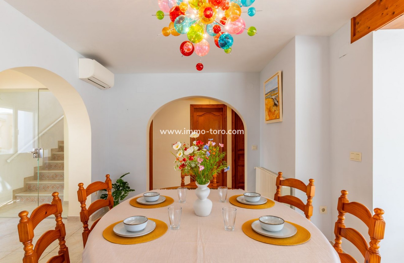 Resale - Villa - Moraira - Benimeit