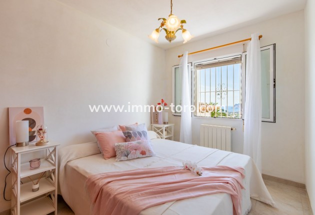 Resale - Villa - Moraira - Benimeit