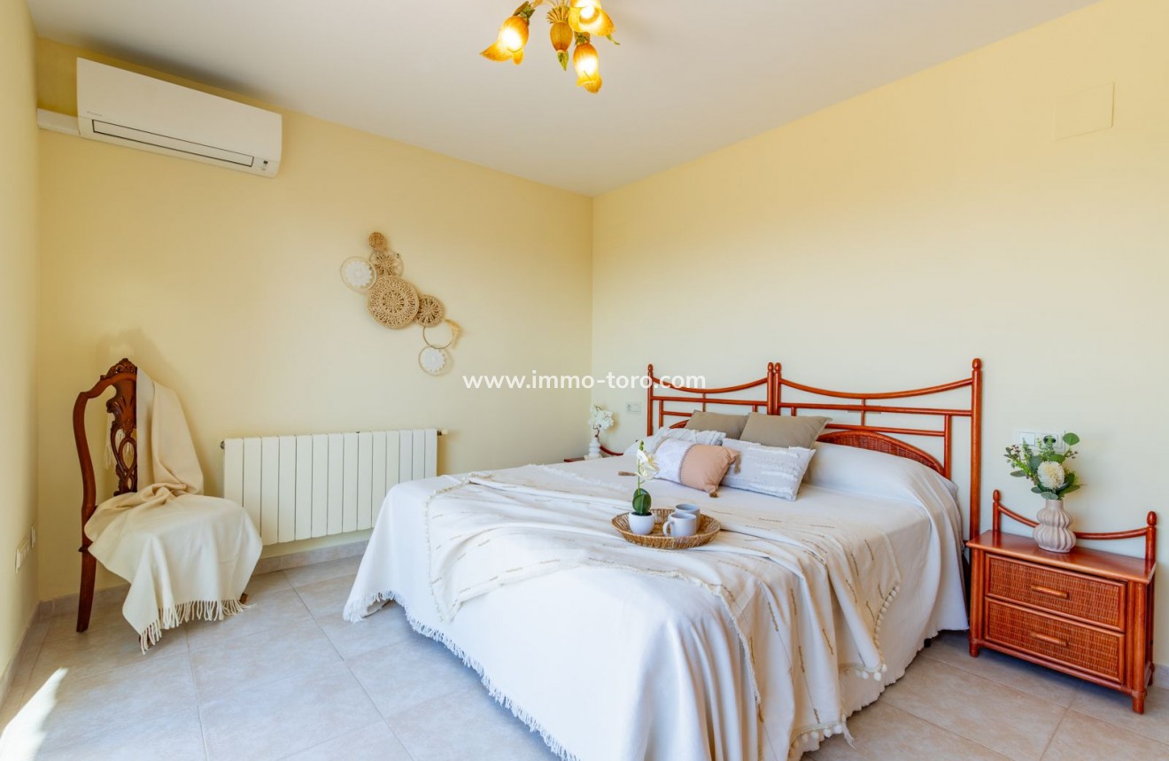 Resale - Villa - Moraira - Benimeit