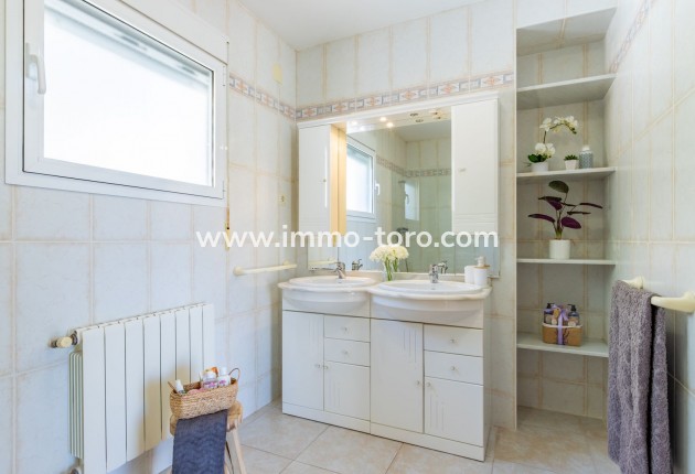 Resale - Villa - Moraira - Benimeit