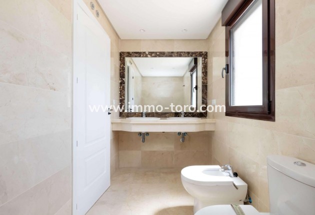 Nueva construcción  - Villa / Chalet - Estepona - Azata Golf