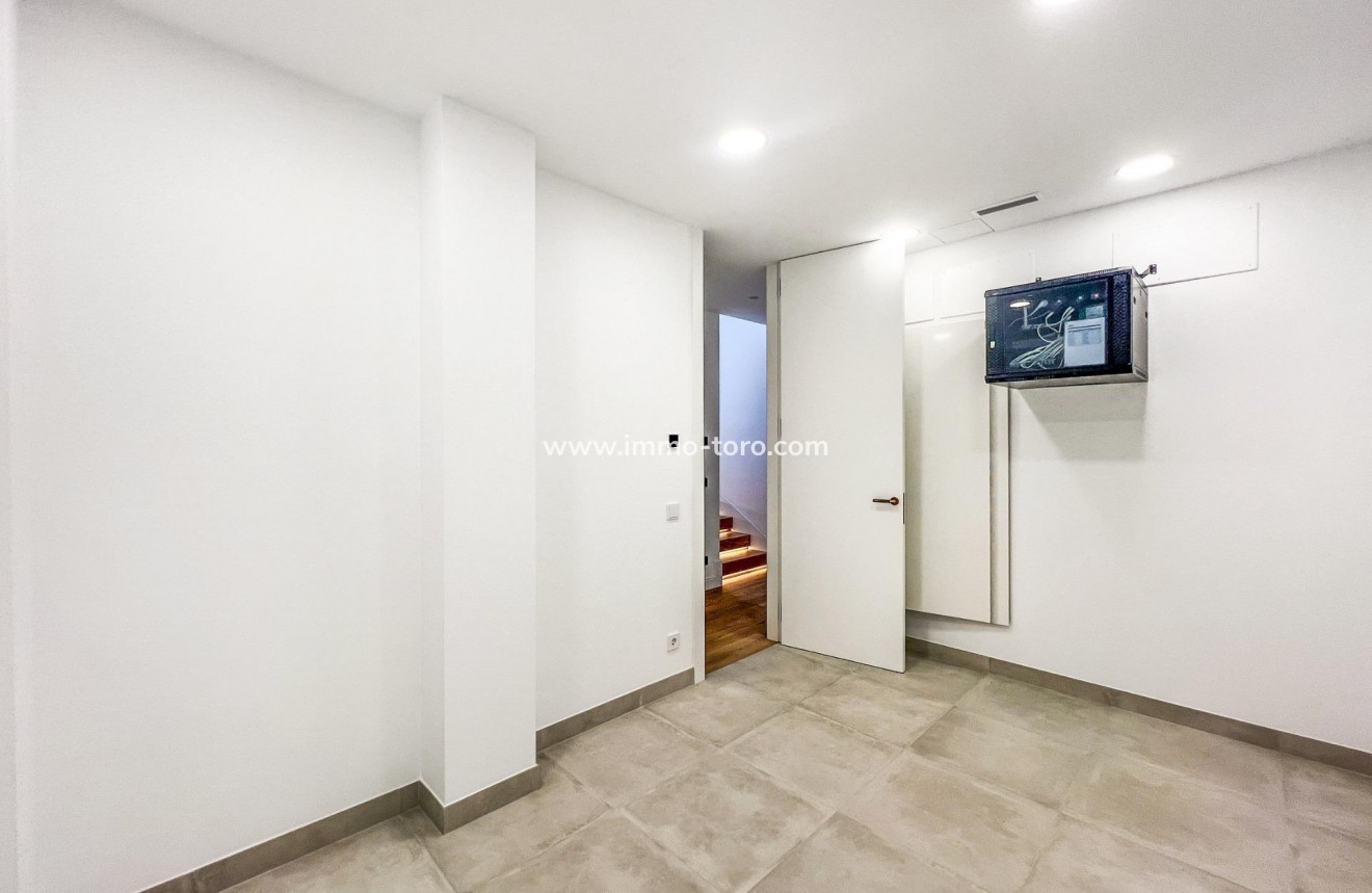 New Build - Villa - Marbella - Lomas De Marbella Club