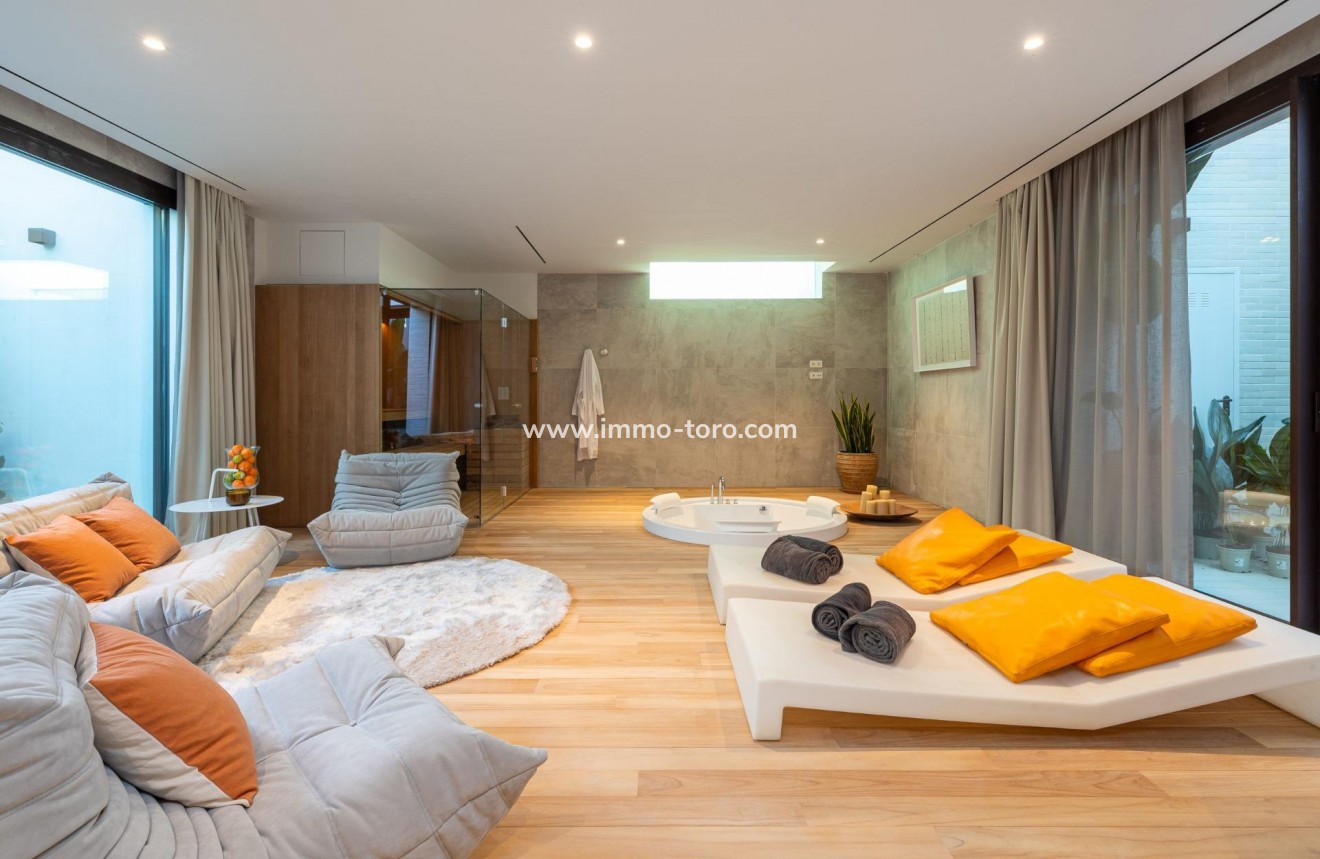 New Build - Detached house / Townhouse - Fuengirola - Higueron