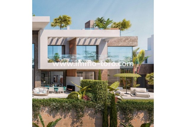 New Build - Detached house / Townhouse - Marbella - Rio Real Golf