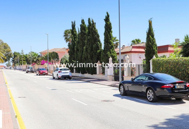 Nueva construcción  - Villa / Chalet - San Fulgencio - La Escuera