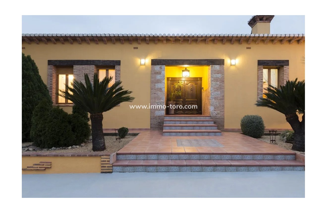 Venta - Villa / Chalet - Jalon - Jalón