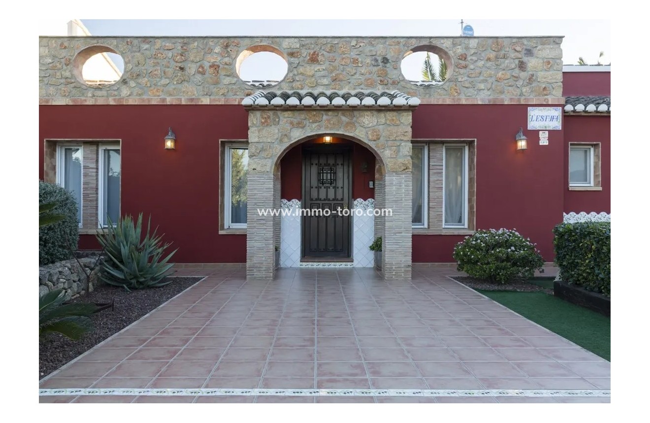 Venta - Villa / Chalet - Jalon - Jalón